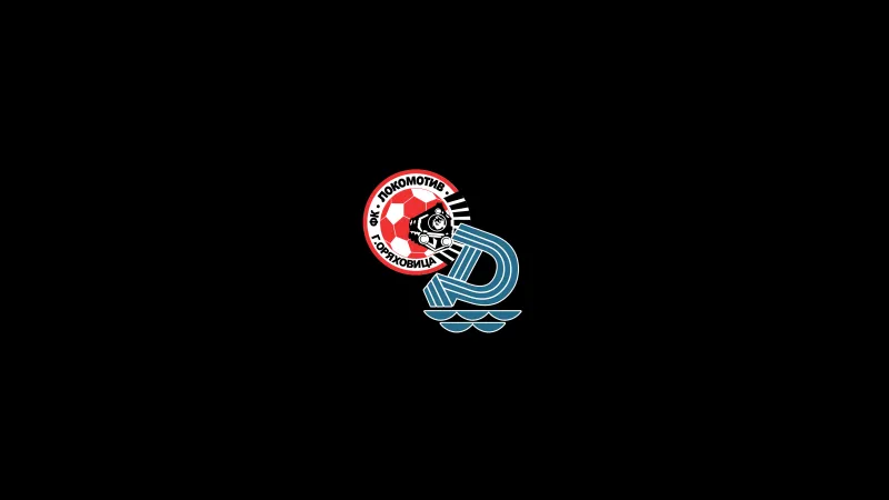 Cầu thủ của Lok Gorna nỗ lực giải thoát bóng khỏi áp lực của cầu thủ Dunav Ruse